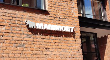 Вывеска бренда Mammoet в БЦ Даниловская Мануфактура