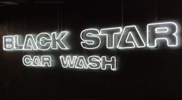 Неоновая вывеска Black Star Car Wash для автомойки