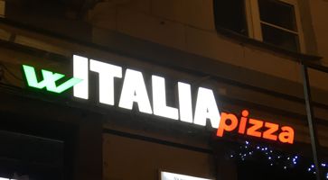 Вывеска Italia pizza
