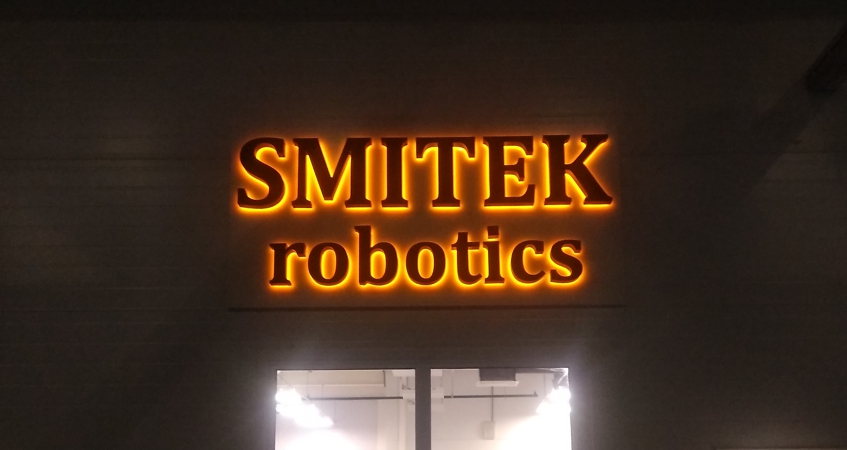 Вывеска для Smitek robotics в Технополисе Москва