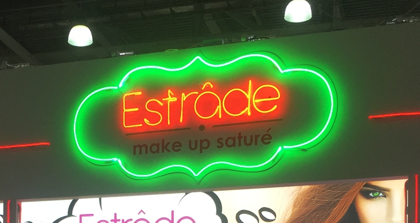 Неоновый логотип Estrade