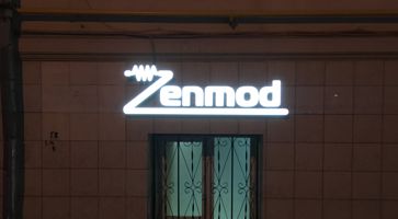 Вывеска магазина электронных сигарет и жидкостей Zenmod