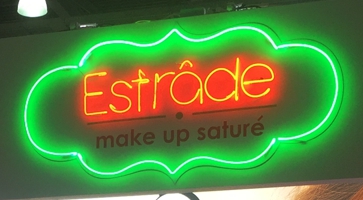 Неоновый логотип Estrade