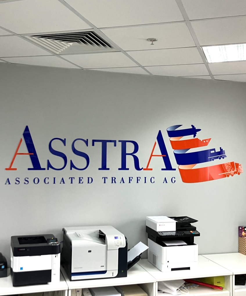 Вывеска транспортной компании AsstrA в офис, фото