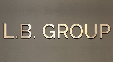 Вывеска пункт выдачи интернет-магазина L.B.GROUP